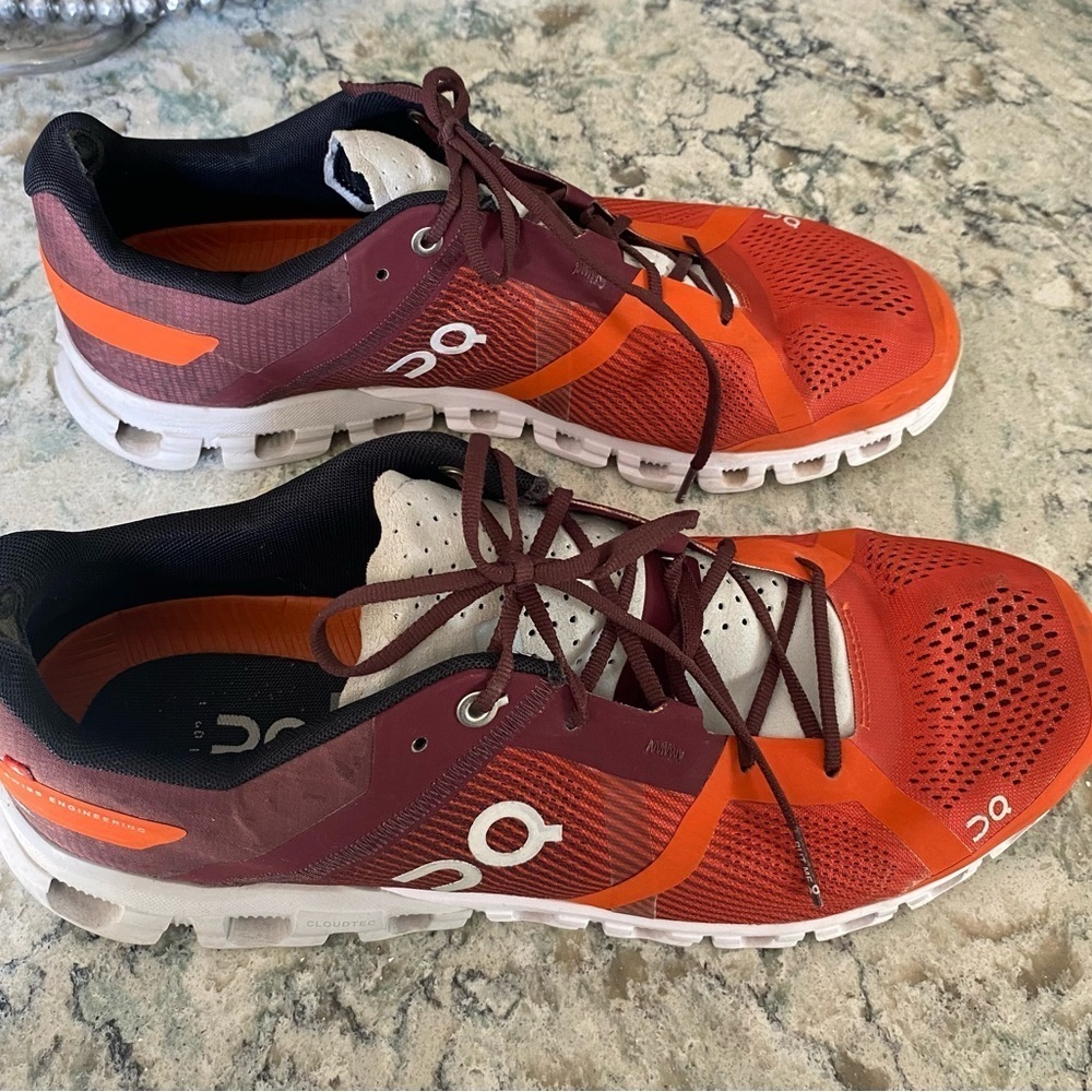 ON-Running Mens Cloudflow Running Shoe Mens SZ 10.5 Flare/Dawn